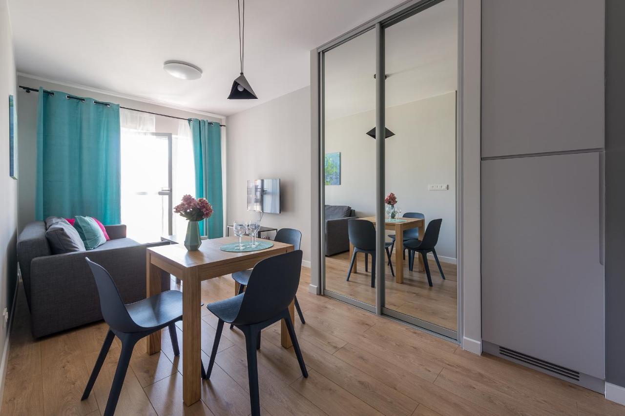 Okecie Airport Studio Bakalarska 2 P&O Serviced Apartments Varsovia Exterior foto