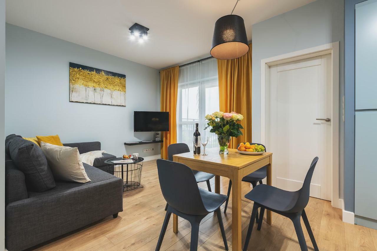 Okecie Airport Studio Bakalarska 2 P&O Serviced Apartments Varsovia Exterior foto