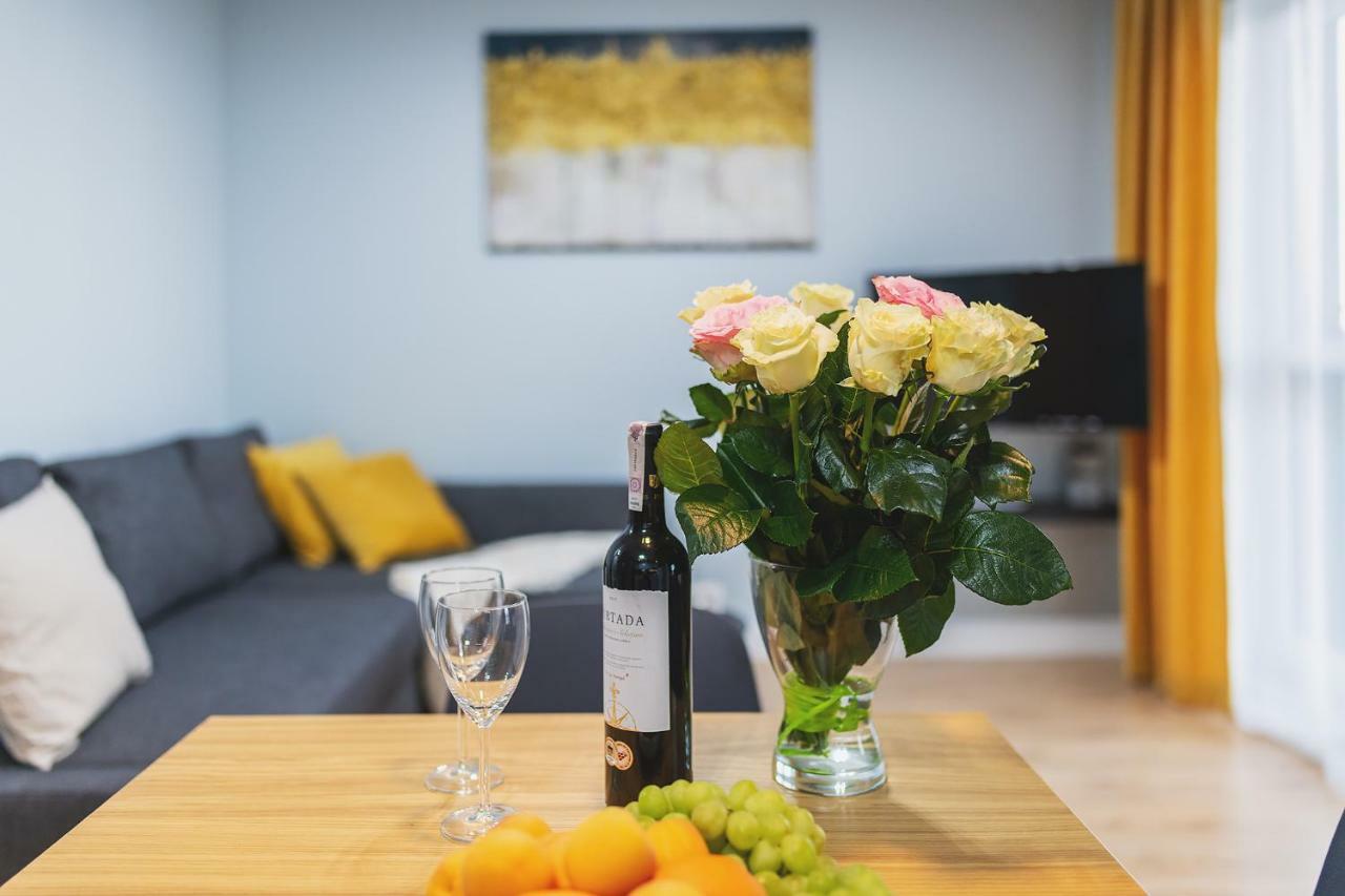 Okecie Airport Studio Bakalarska 2 P&O Serviced Apartments Varsovia Exterior foto